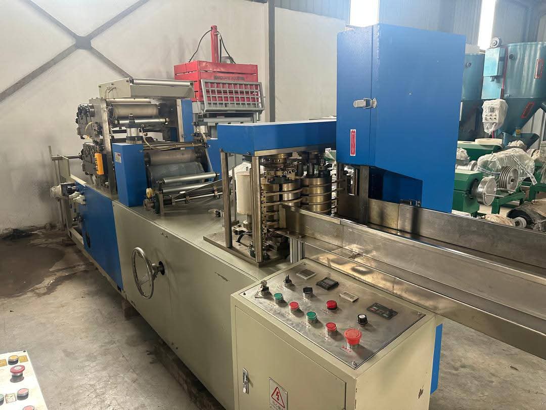 Machine a gobelet en papiers JBZ B